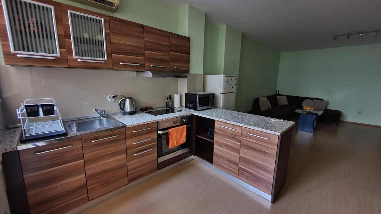Minimalistic 1Br Flat With A Parking Spot Lägenhet Varna Exteriör bild